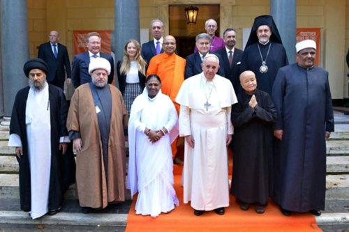 World faith leaders sign Universal Declaration Against Slavery, at the Vatican (02 December 2014). Including Sheikh El Tayeb (front 2nd from left), Grand Master of the Sufi Order in Luxor Egypt.